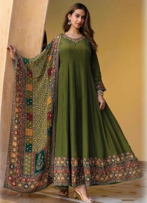 Rich Green Embroidered Dupatta Set