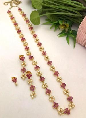 Pink Floral Gemstone & Classi Gold Necklace Set with Matching Earrings